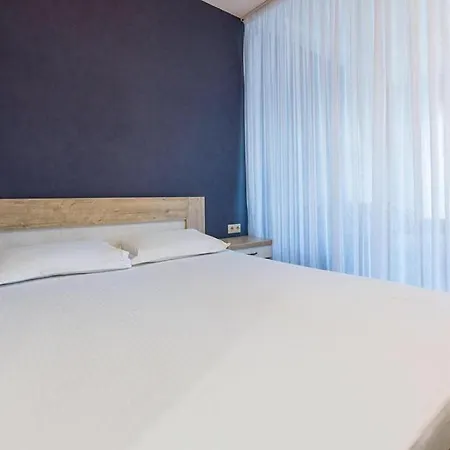 Apartment цехова 1